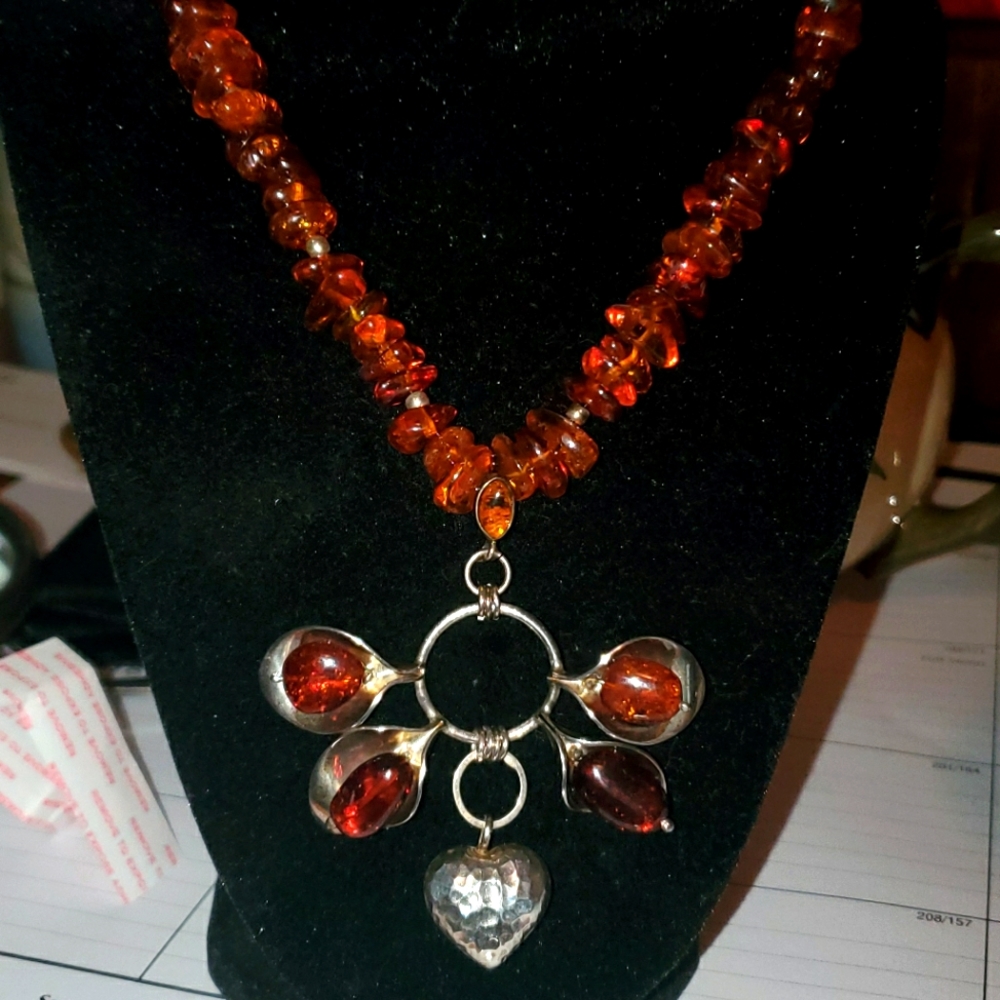 Gorgeous vintage Amber designer EF on initials necklace